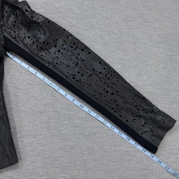 Hinge Womens Motorcycle Jacket Black Leather Full Zip Laser Cut Lined Size M NWT - Picture 14 of 16